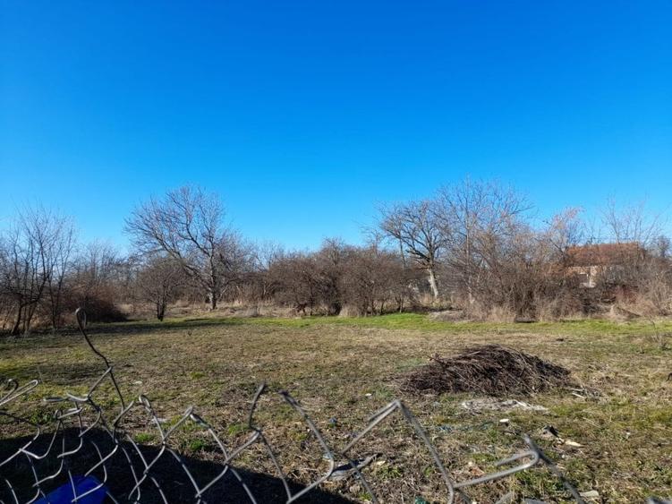 Teren Construcții intravilan de 937 mp, în Ronaț