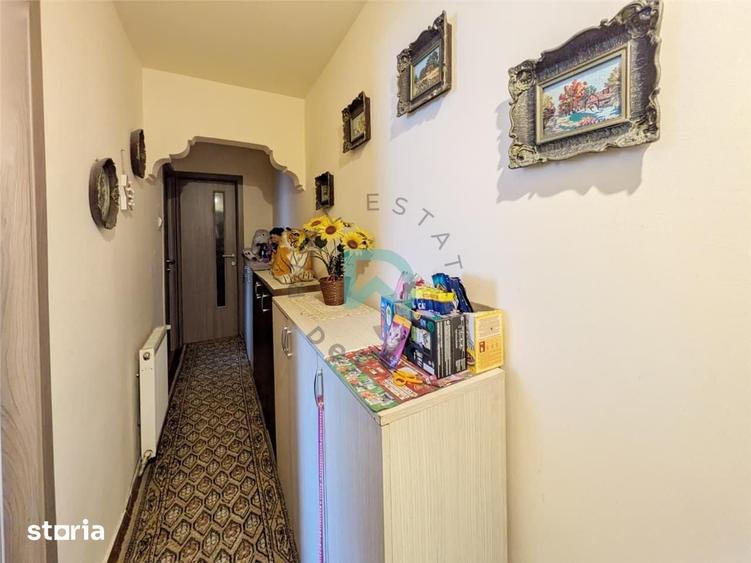 Apartament cu 3 camere decomandat în Astra