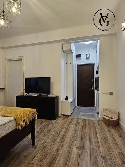 Garsonieră decomandată în Romană