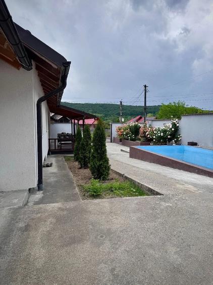 Casă cu Teren 867 Mp în Drăganu