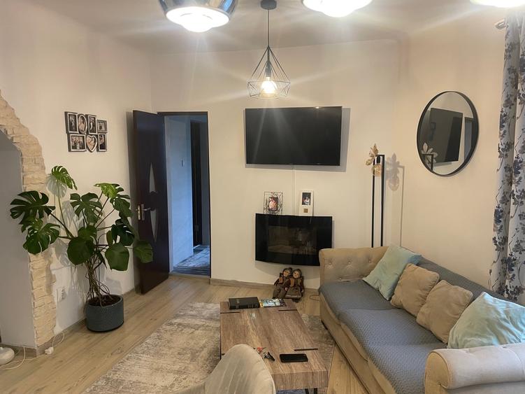 Apartament cu 3 camere circular, mobilat în Unirii