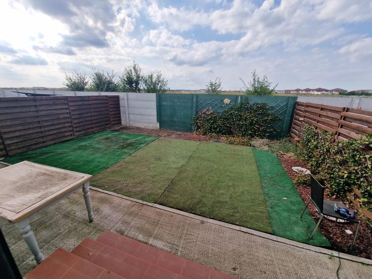 Duplex cu 3 camere cu Canalizare în Central