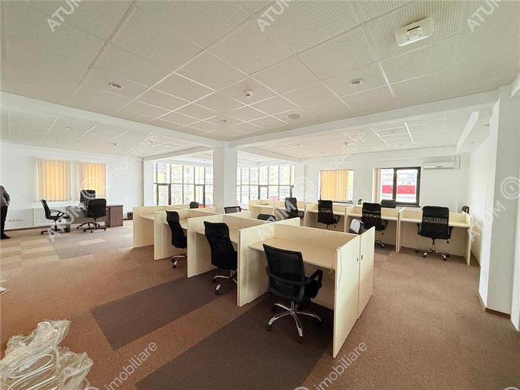 Spațiu comercial, de 1,015 mp, în Central