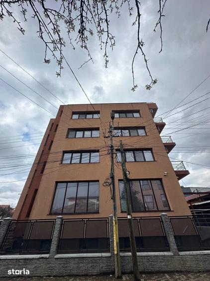 Spațiu comercial, de 420 mp, în Podul de Piatră