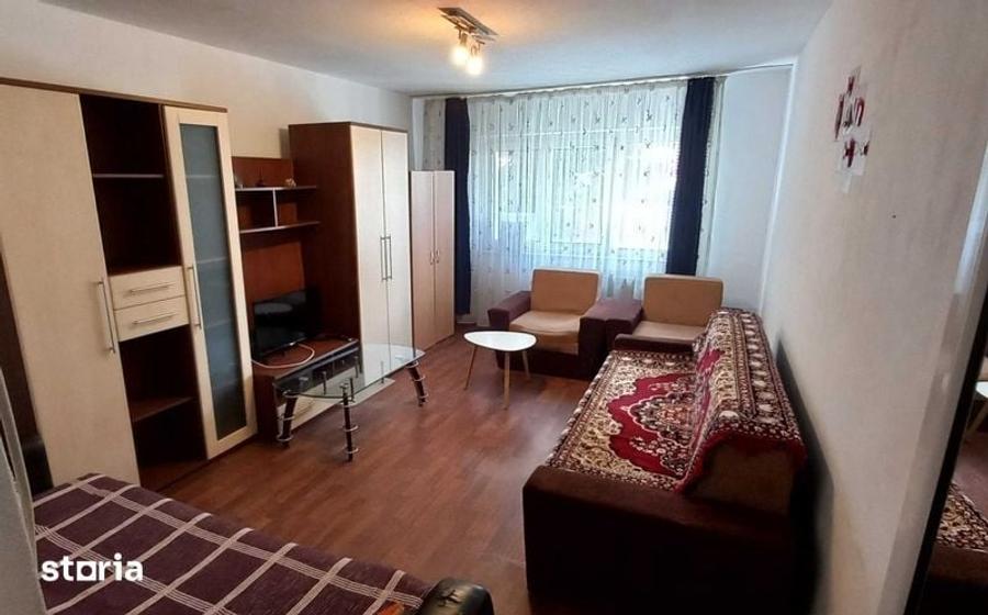 Apartament cu 2 camere decomandat în Tractorul