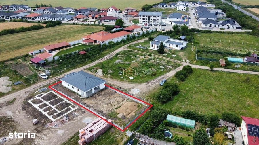 Casă cu 4 camere cu Teren 714 Mp în Burdea