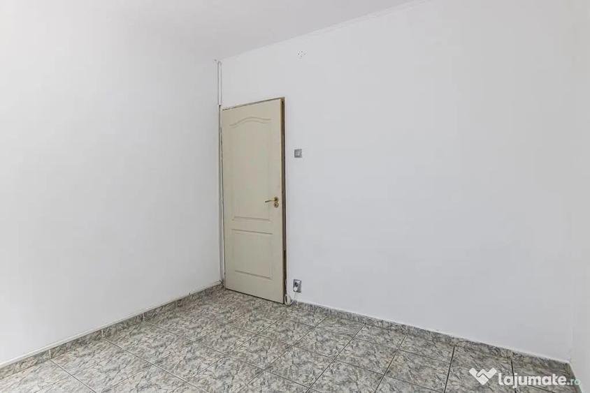 Apartament cu 4 camere semidecomandat în Drumul Taberei