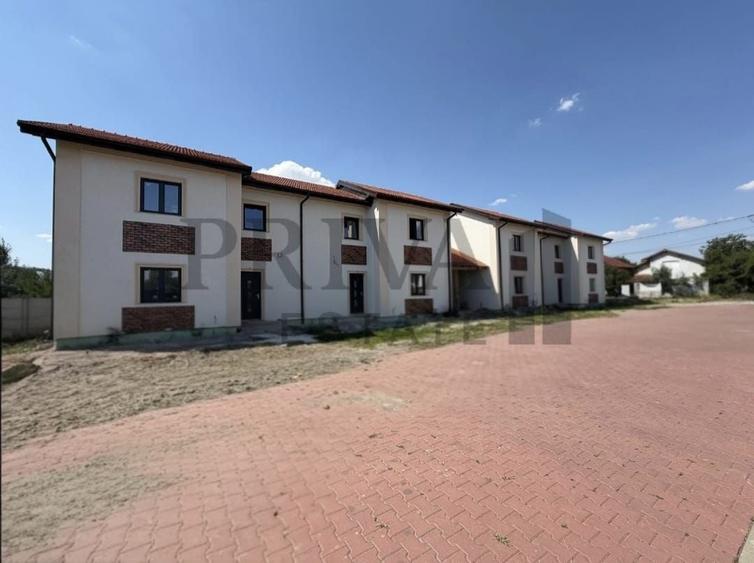Duplex cu 3 camere cu Canalizare în Giarmata