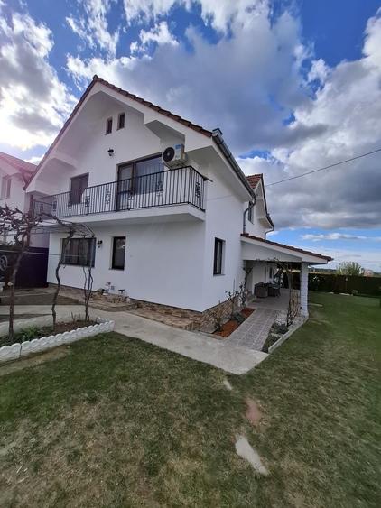 Casă cu 4 camere în Cordău