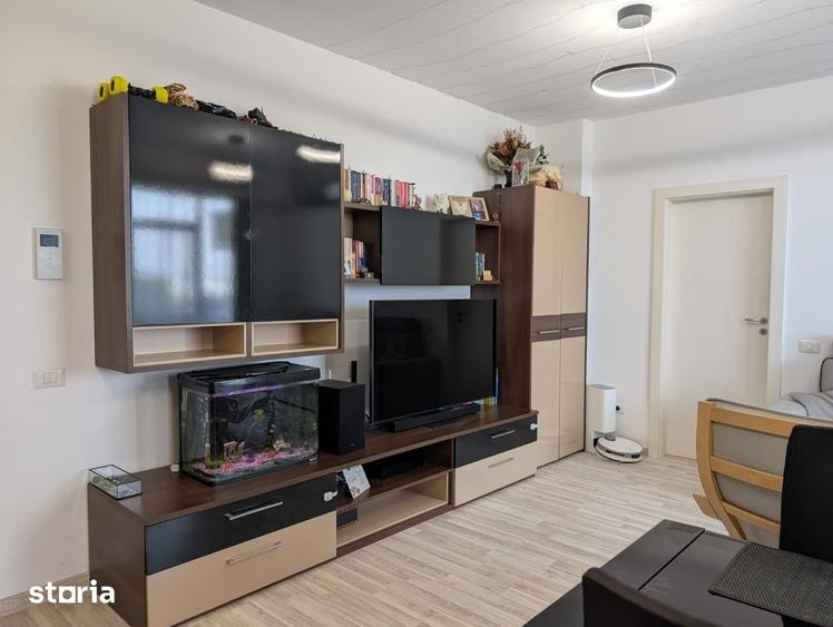 Apartament cu 3 camere, mobilat în Fratelia