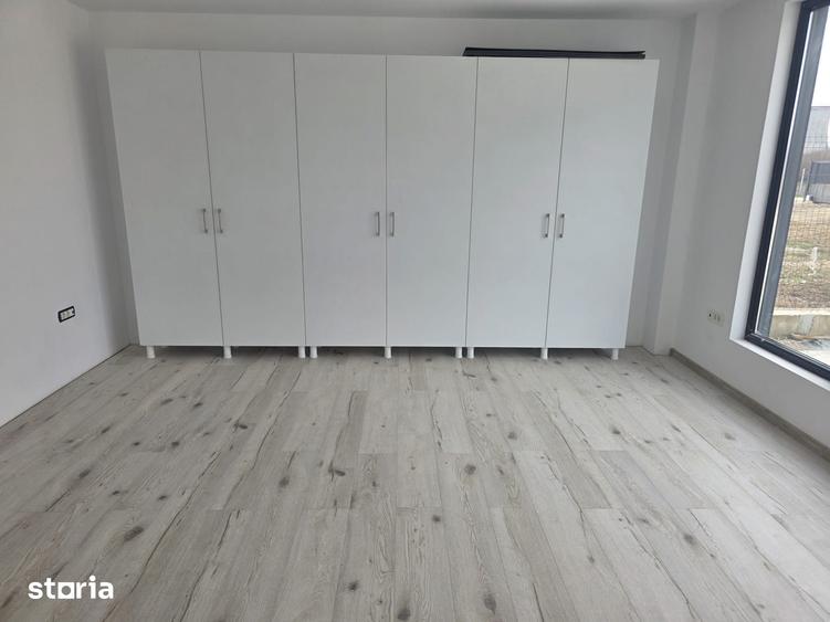 Spațiu comercial, de 600 mp, în Brazi