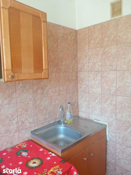 Apartament cu 3 camere decomandat, mobilat în Drumul Taberei