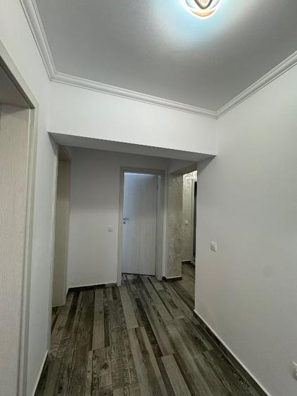 Apartament cu 3 camere decomandat, mobilat în Tractorul