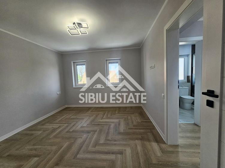 Casă individuală cu 5 camere cu Canalizare în Șelimbăr