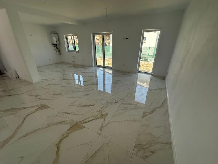 Duplex cu 4 camere cu Canalizare în Sebeș
