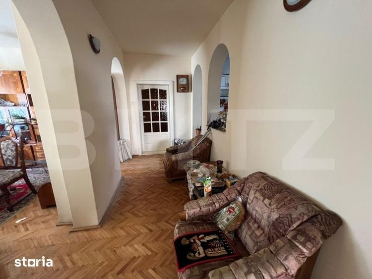 Casă cu 6 camere cu Teren 1032 Mp în Central