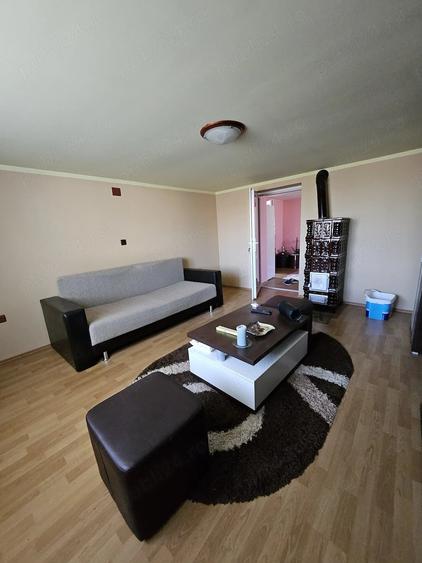 Casă cu Teren 1405 Mp în Sâmbăteni