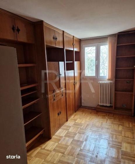 Apartament cu 4 camere decomandat în Titan