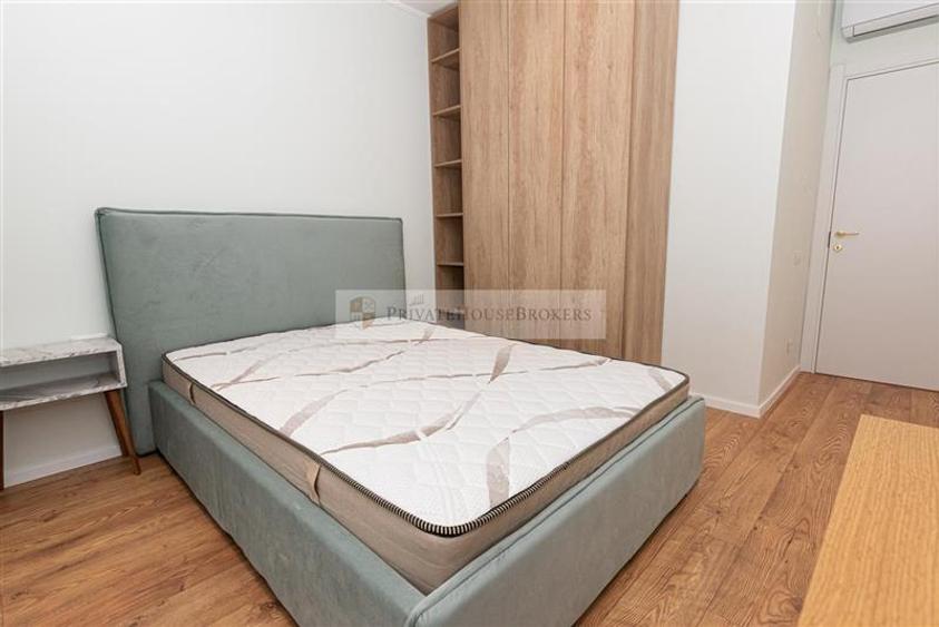 Apartament cu 3 camere semidecomandat, mobilat în Pipera