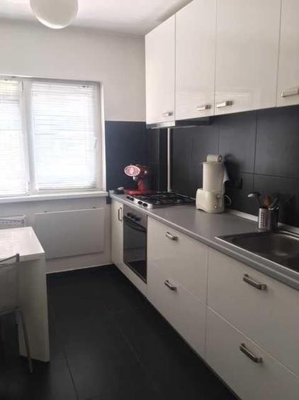 Apartament cu 2 camere semidecomandat, mobilat în Știrbei Vodă