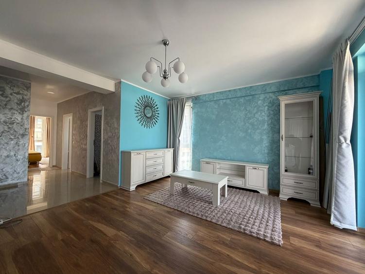 Apartament cu 3 camere decomandat, mobilat în Aradului