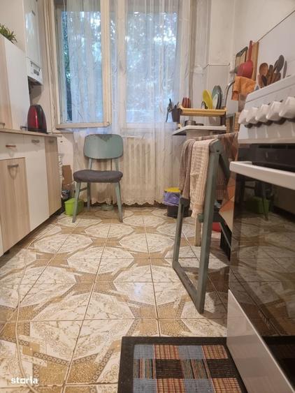 Apartament cu 2 camere semidecomandat în Podul de Piatră