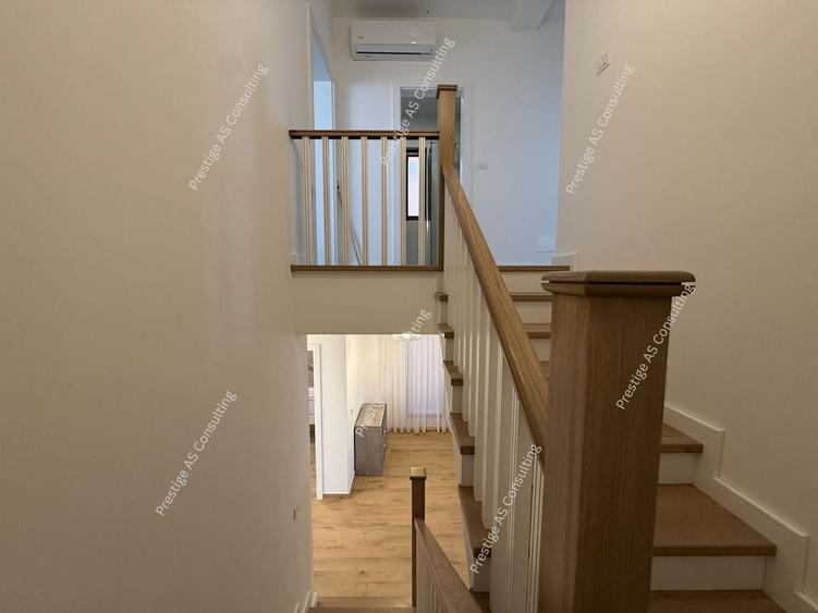 Duplex cu 5 camere cu Canalizare în Giroc