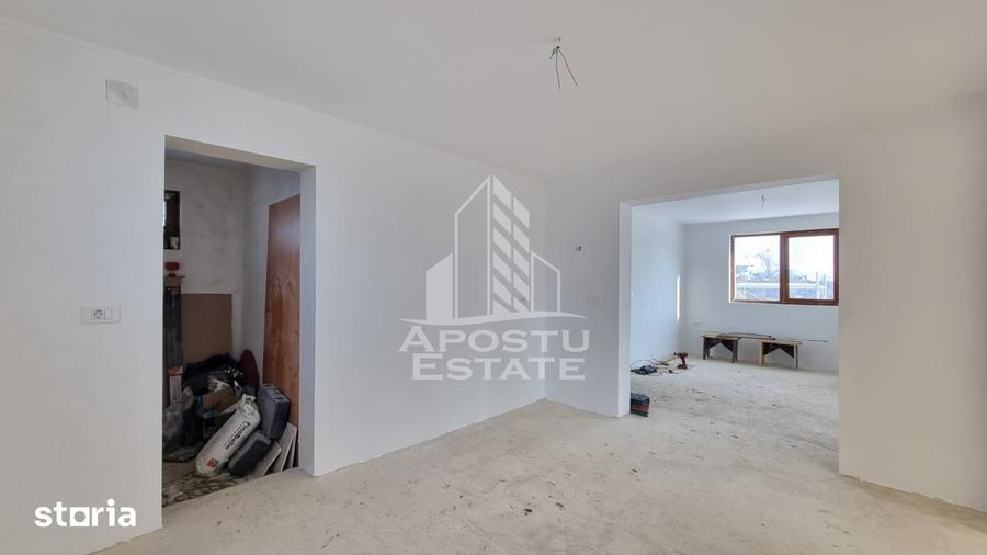 Casă cu 4 camere cu Teren 340 Mp în Sânandrei