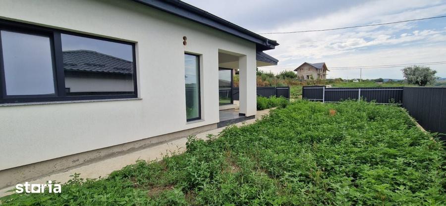 Casă cu 3 camere cu Teren 400 Mp în Bucium