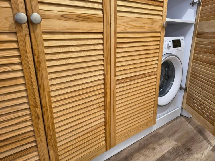 Apartament cu 2 camere semidecomandat, mobilat în Far