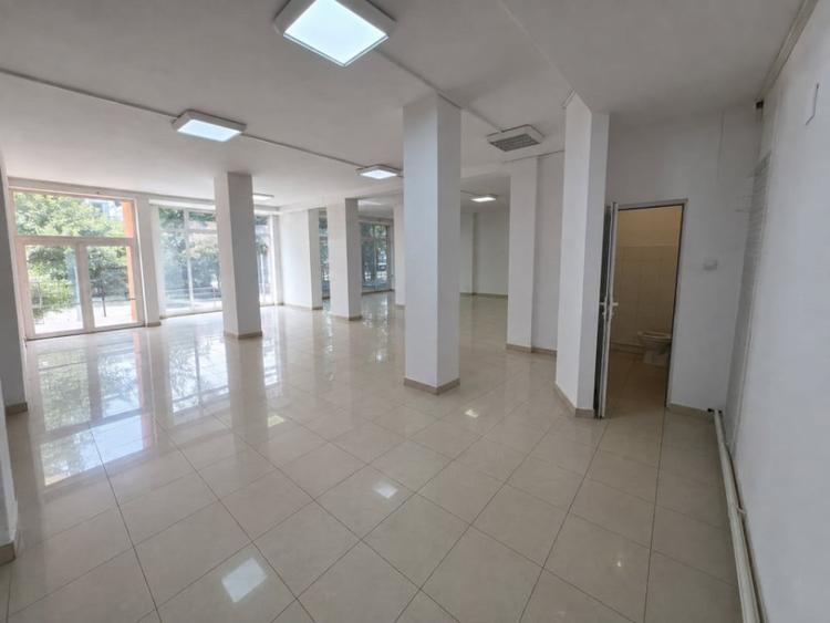 Garsonieră decomandată în Central