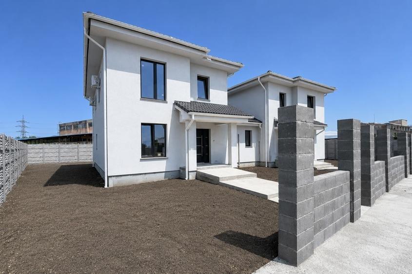 Casă individuală cu 5 camere cu Canalizare în UTA