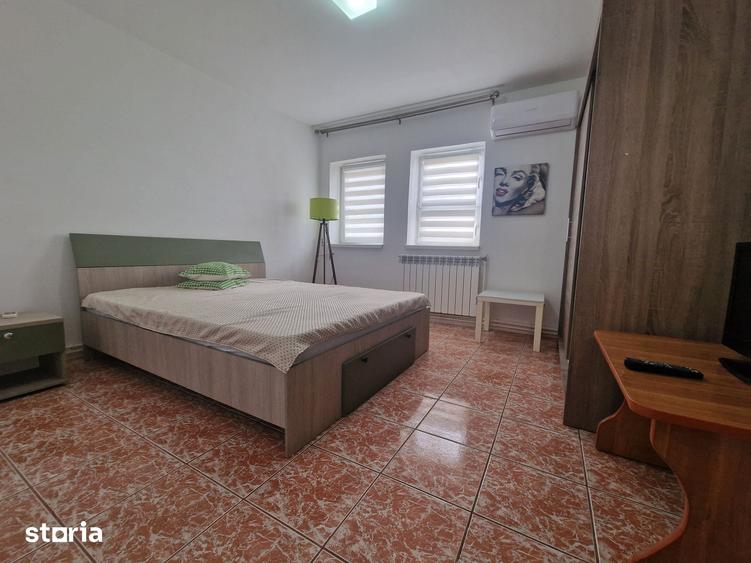 Garsonieră decomandată în Delfinariu