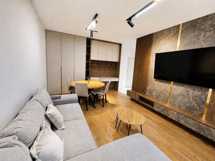Apartament cu 2 camere decomandat în Tunari