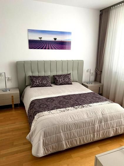 Apartament cu 3 camere semidecomandat în Polonă
