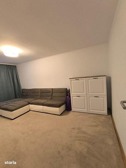 Apartament cu 3 camere decomandat în Nicolina