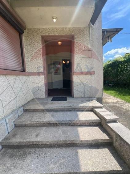 Casă individuală cu 4 camere cu Teren 1433 Mp în Moara