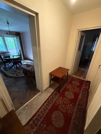 Apartament cu 3 camere decomandat, mobilat în Central