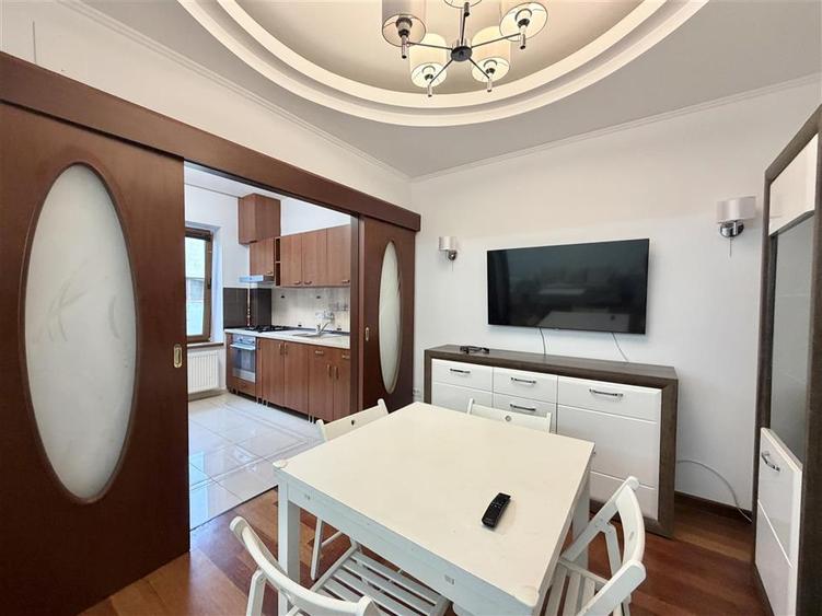 Apartament cu 3 camere decomandat în Herăstrău