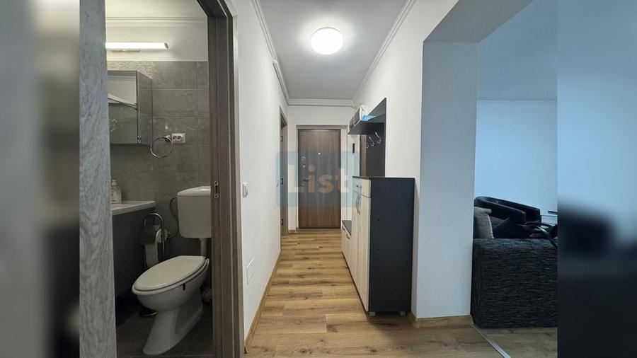 Apartament cu 3 camere semidecomandat în Central
