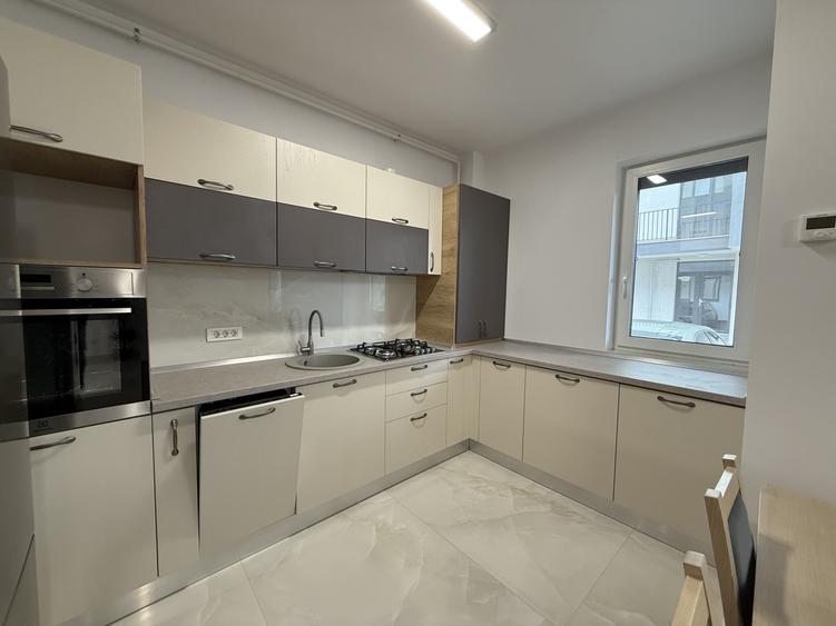 Apartament cu 2 camere semidecomandat, mobilat în Giroc