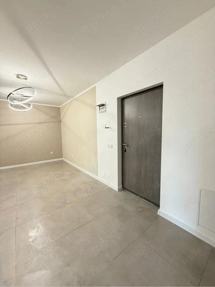 Apartament cu 3 camere semidecomandat în Florești