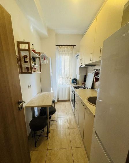 Apartament cu 2 camere decomandat, mobilat în Central