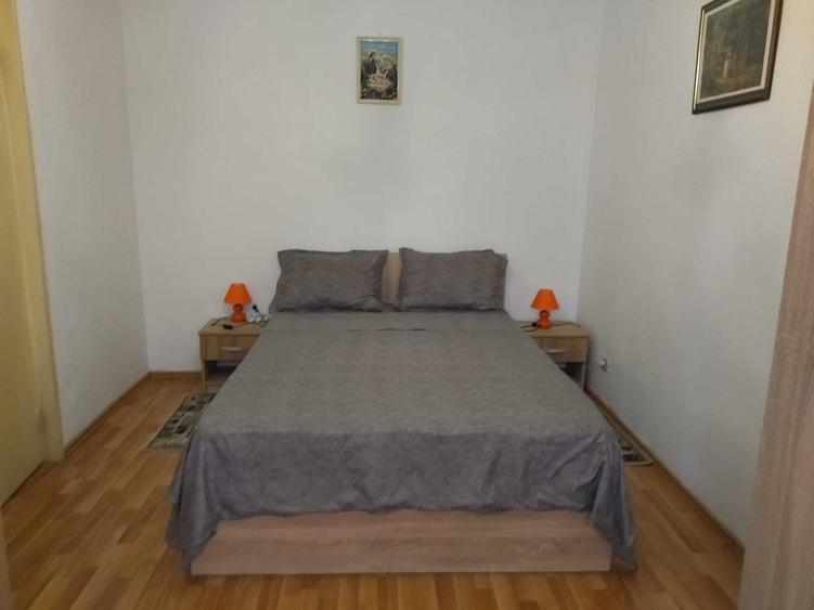 Casă cu 2 camere decomandat în Central