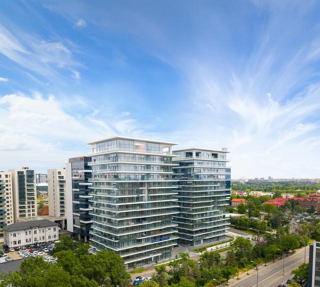 Apartament cu 4 camere semidecomandat în Aviației