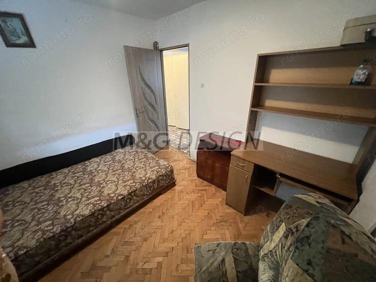Apartament cu 3 camere decomandat în Girocului