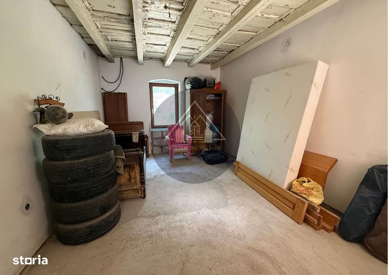 Casă cu 4 camere cu Teren 2500 Mp în Ațel