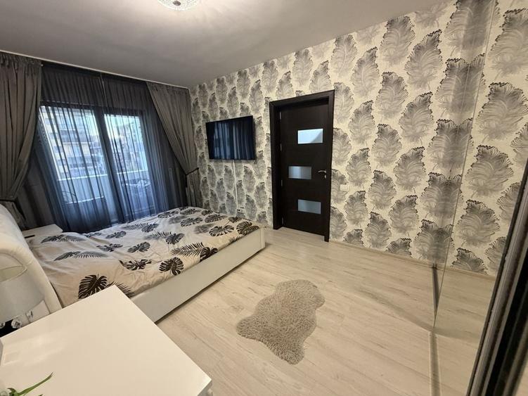 Apartament cu 2 camere semidecomandat în Roșu