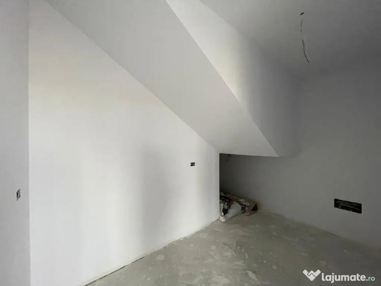 Casă cu 5 camere cu Teren 599 Mp în Giarmata