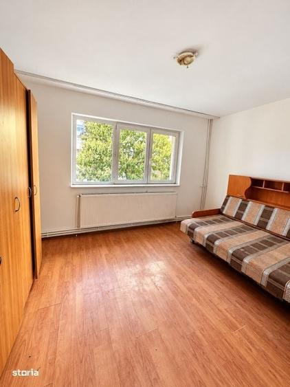 Apartament cu 2 camere semidecomandat în Craiovița Nouă